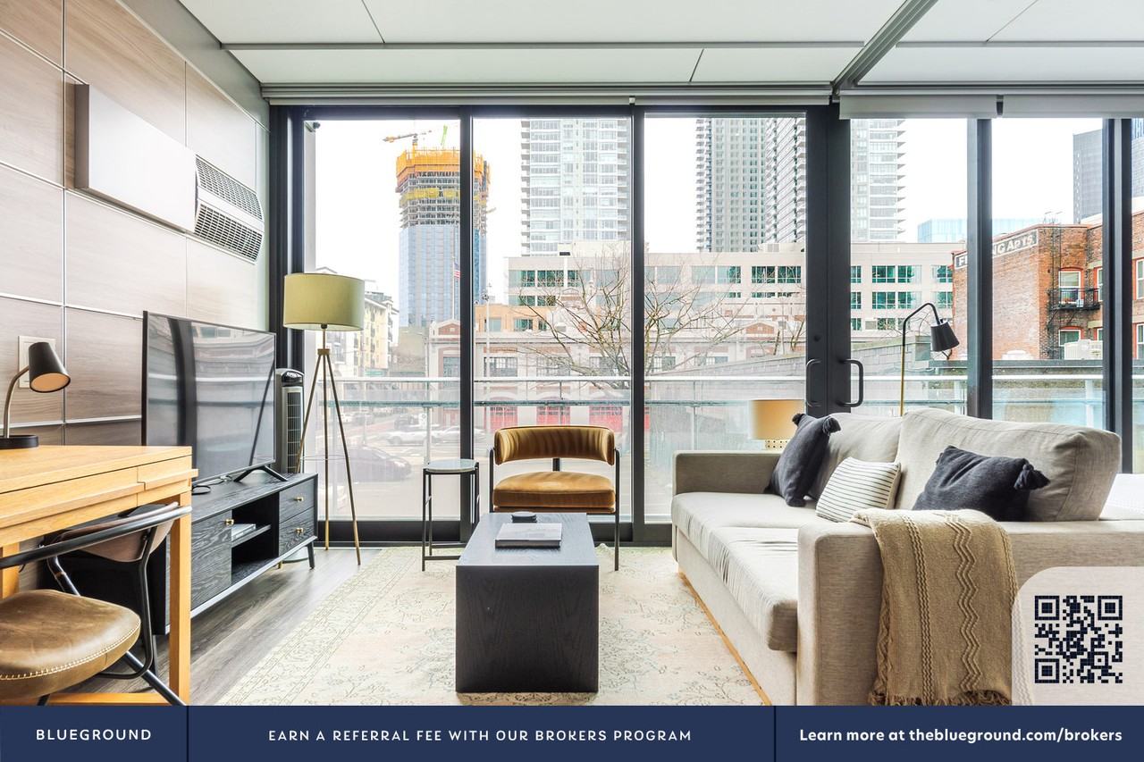 303 Battery St #762 - Photo 4 of 26