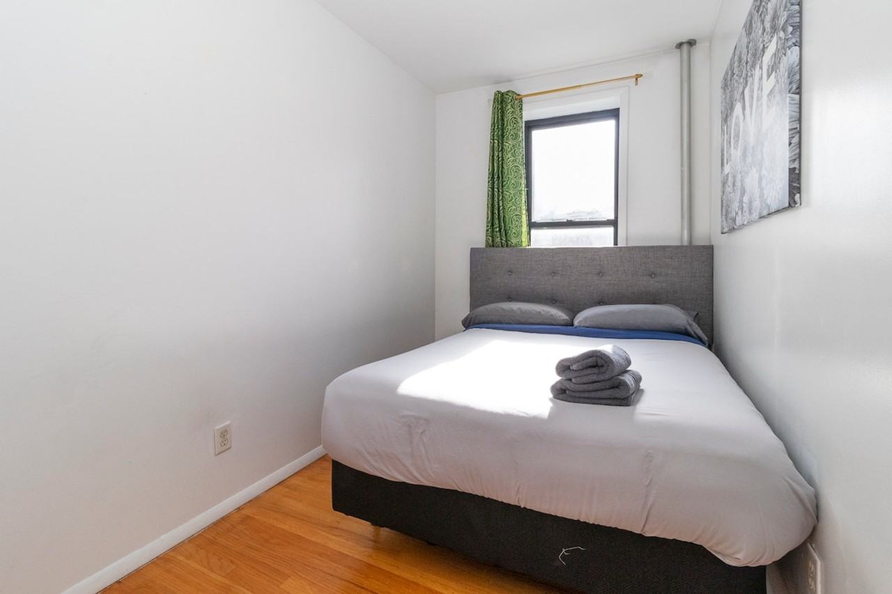 224 E 95th St #1058699P - Photo 5 of 26