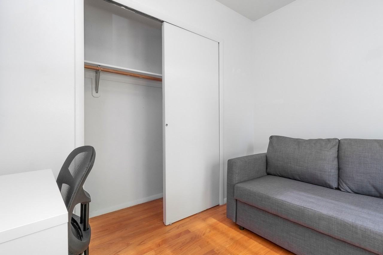 224 E 95th St #1058699P - Photo 6 of 26