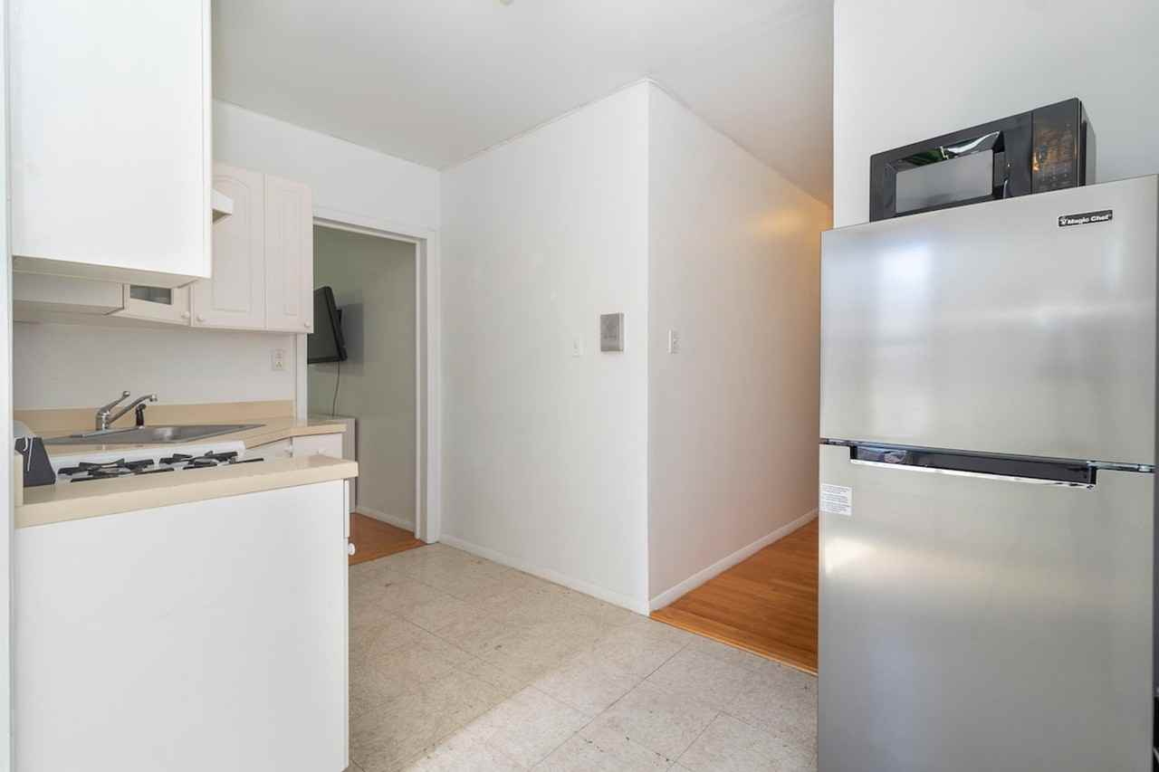 224 E 95th St #1058699P - Photo 7 of 26