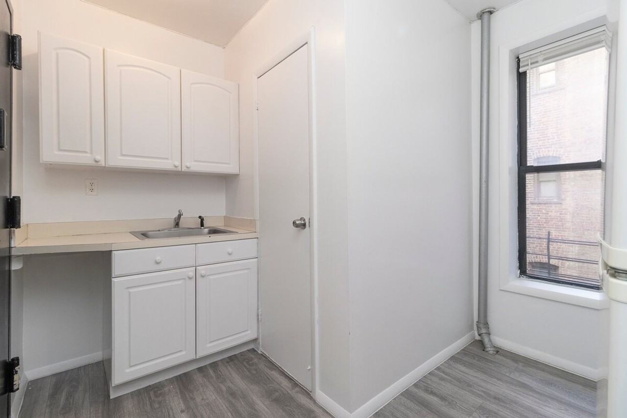 1823 2nd Ave #1059823P - Photo 7 of 28