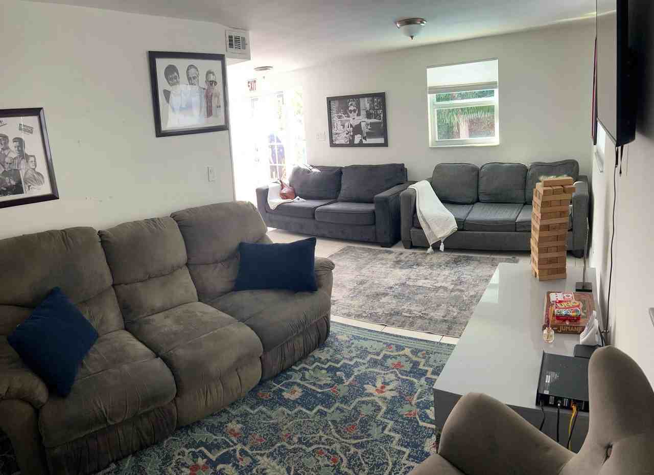 712 Sw 7th Ter #1037652P - Photo 6 of 49