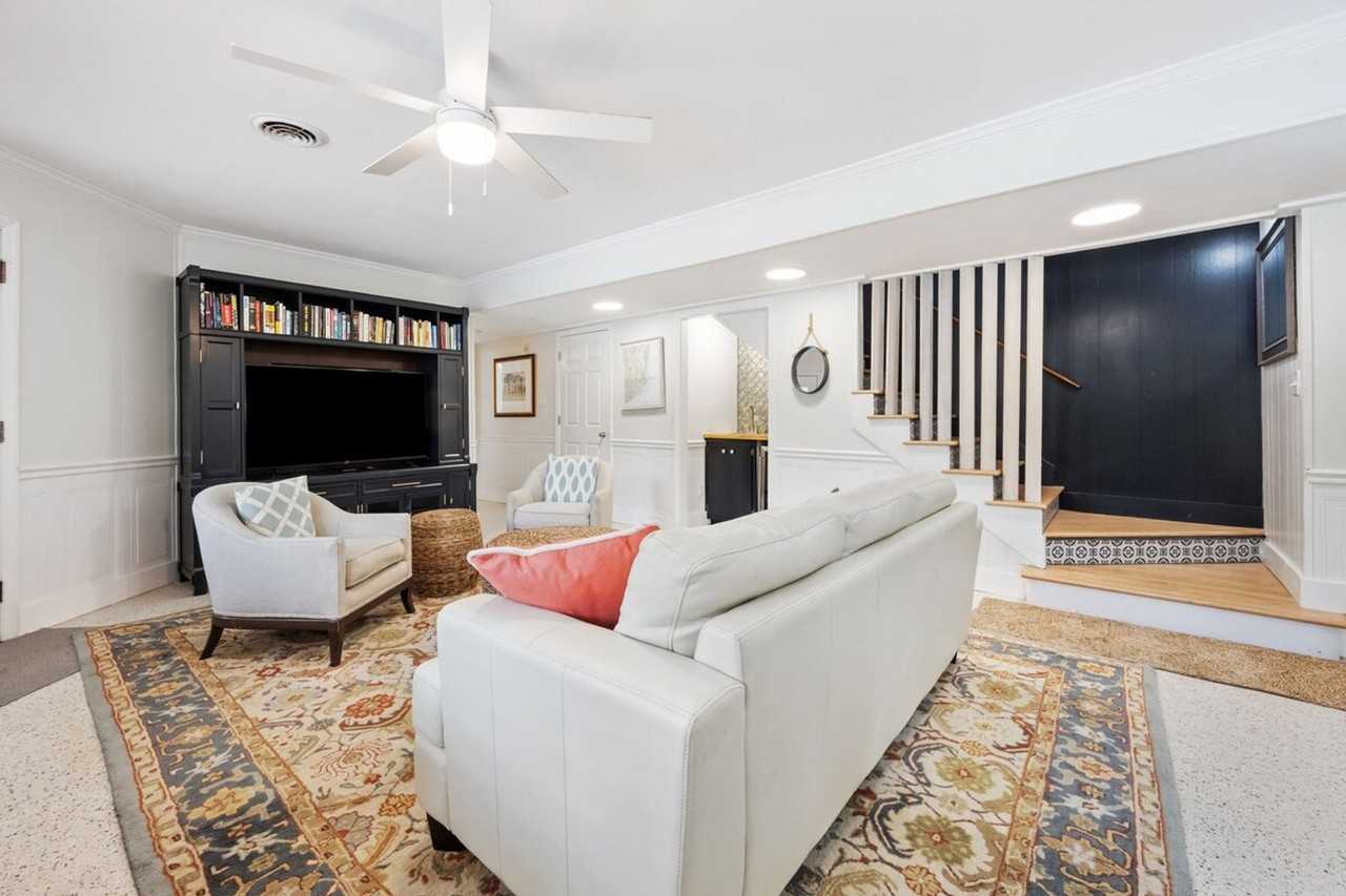 165 Pioneer Loop #1253463P - Photo 3 of 39