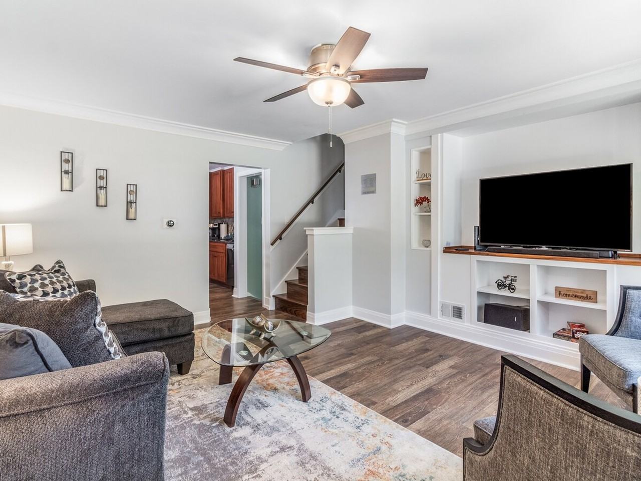 5258 Washington St #1285091P - Photo 3 of 21