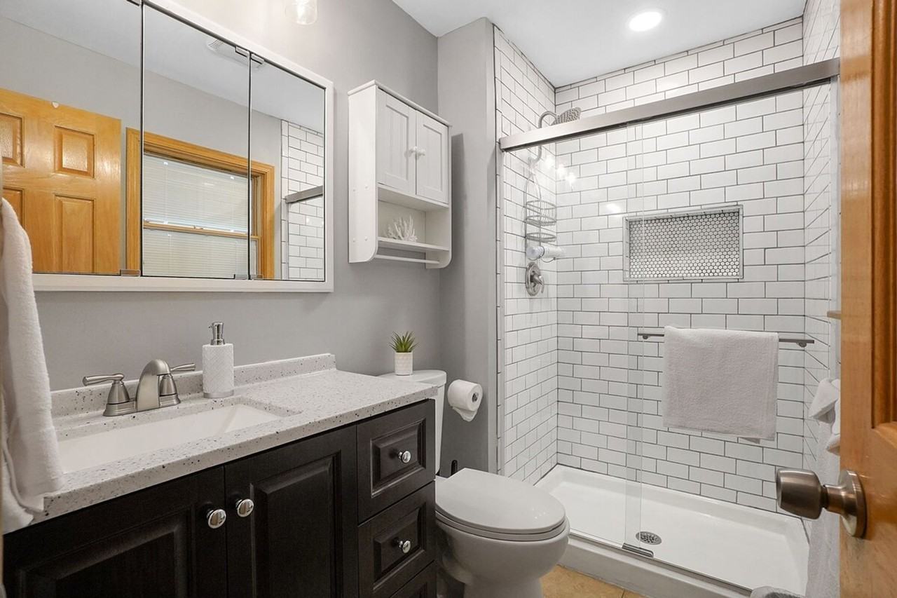 255 Banbury Ave #1285054P - Photo 4 of 21
