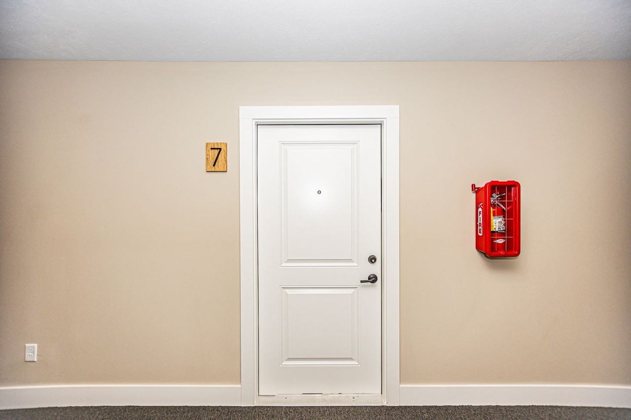 1562 Michigan St Ne #1346761P - Photo 2 of 13