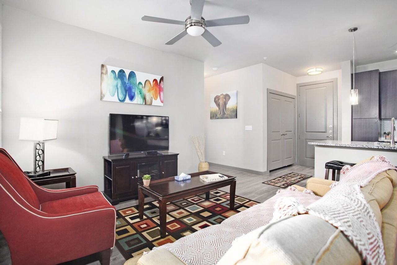 1905 Canterbury St #1359159P - Photo 2 of 21