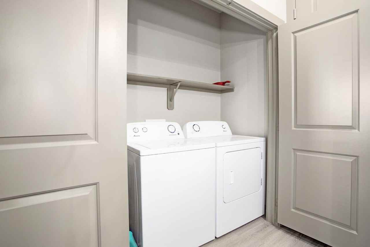 1905 Canterbury St #1359159P - Photo 5 of 21