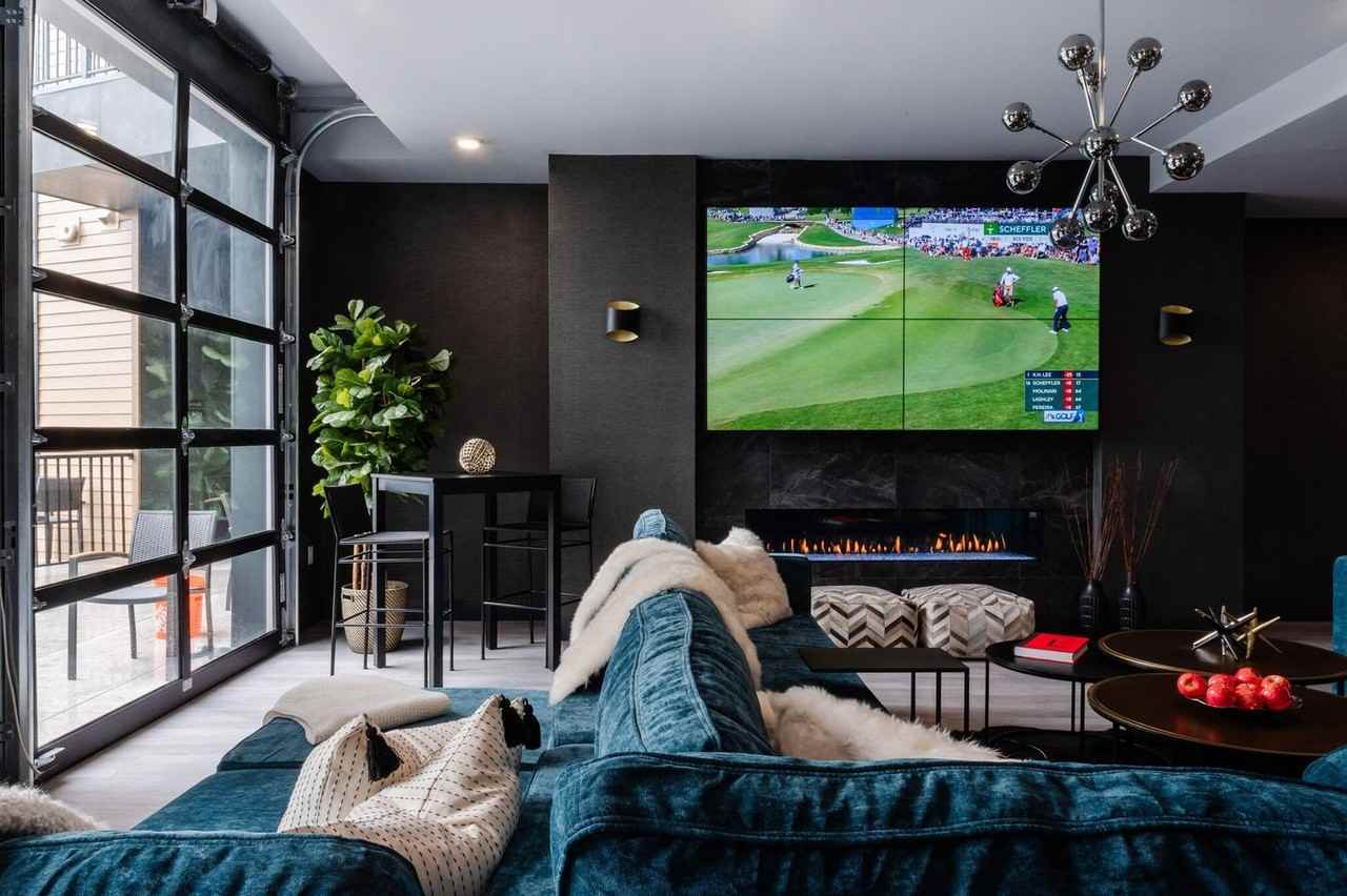 240 Congress Ave #1380089P - Photo 3 of 50