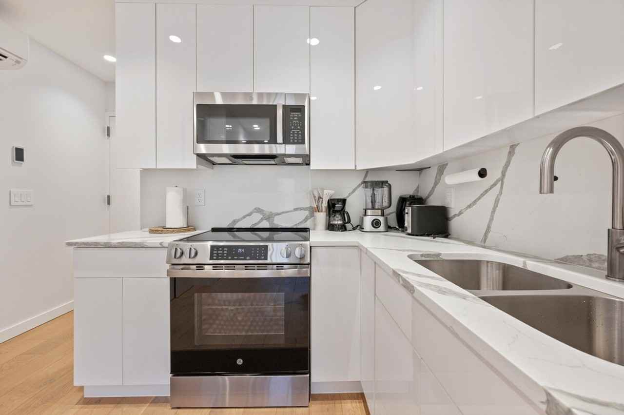 472 Columbus Ave #1388746P - Photo 7 of 15