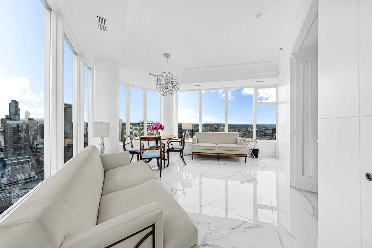 1 King St W #1388909P - Photo 2 of 32