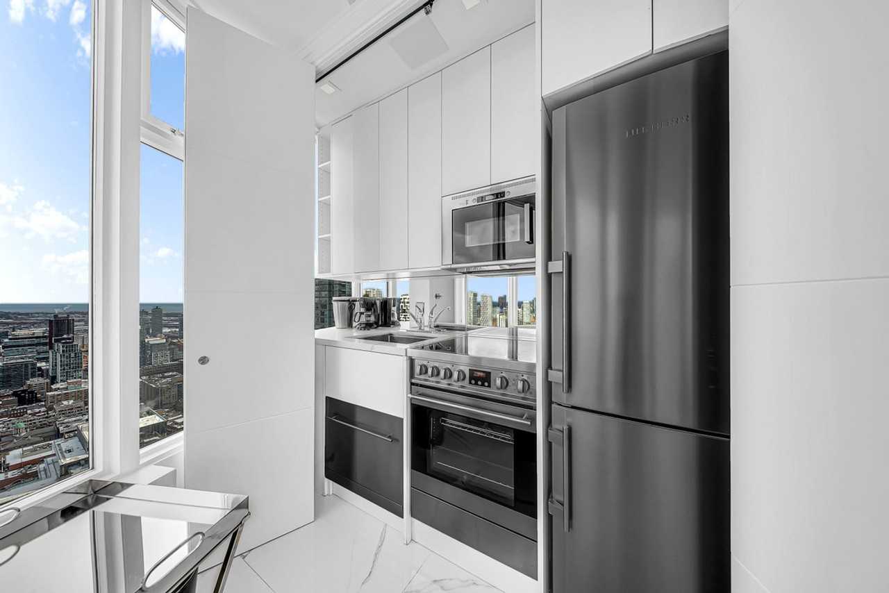 1 King St W #1388909P - Photo 7 of 32