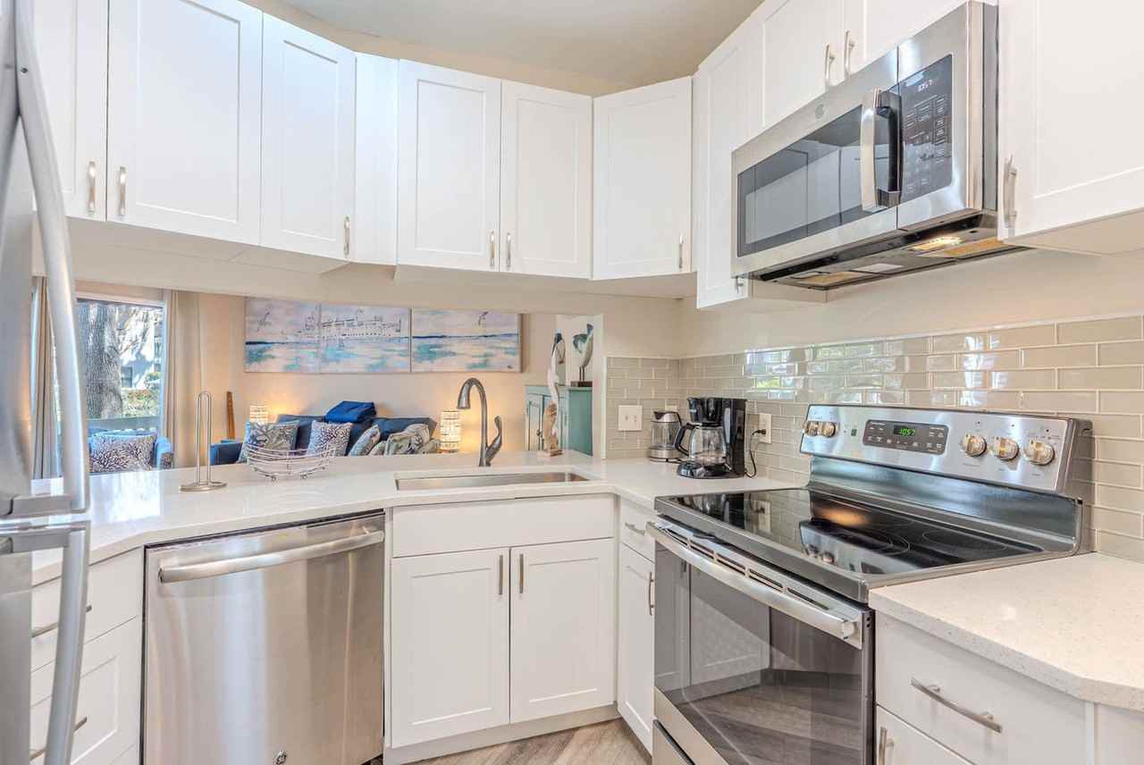 19 Lemoyne Ave #1470518P - Photo 6 of 25