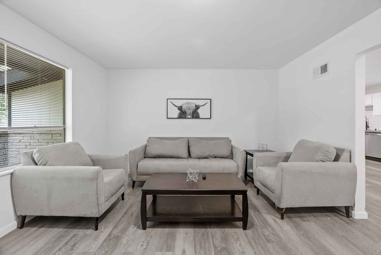 2648 Garham Dr #1472890P - Photo 4 of 30