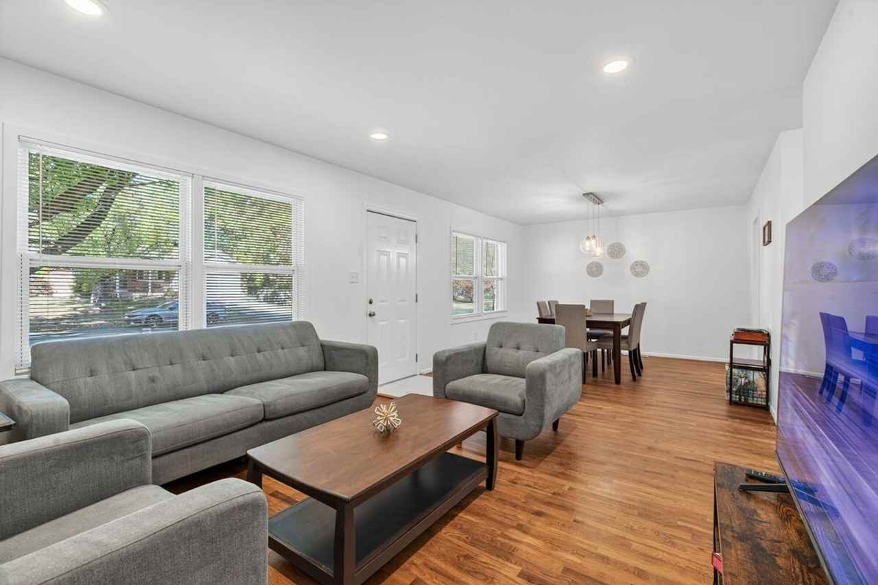 1415 Lindsay Ln #1472900P - Photo 3 of 45