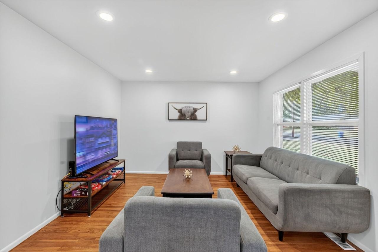 1415 Lindsay Ln #1472900P - Photo 6 of 45