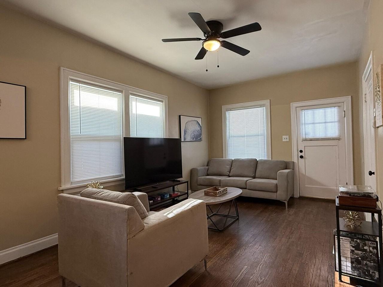 2207 Mccausland Ave #1472904P - Photo 3 of 30