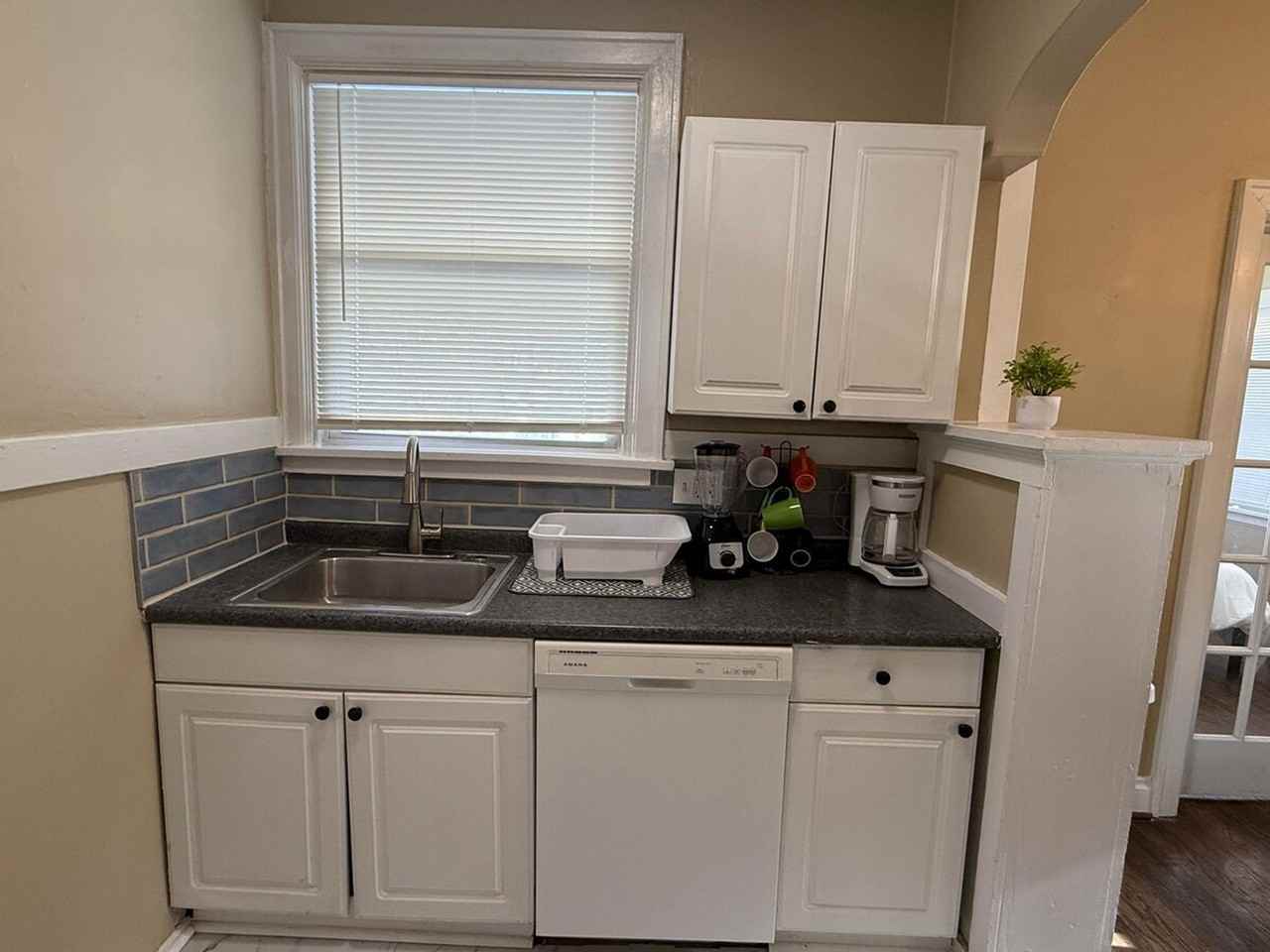 2207 Mccausland Ave #1472904P - Photo 7 of 30