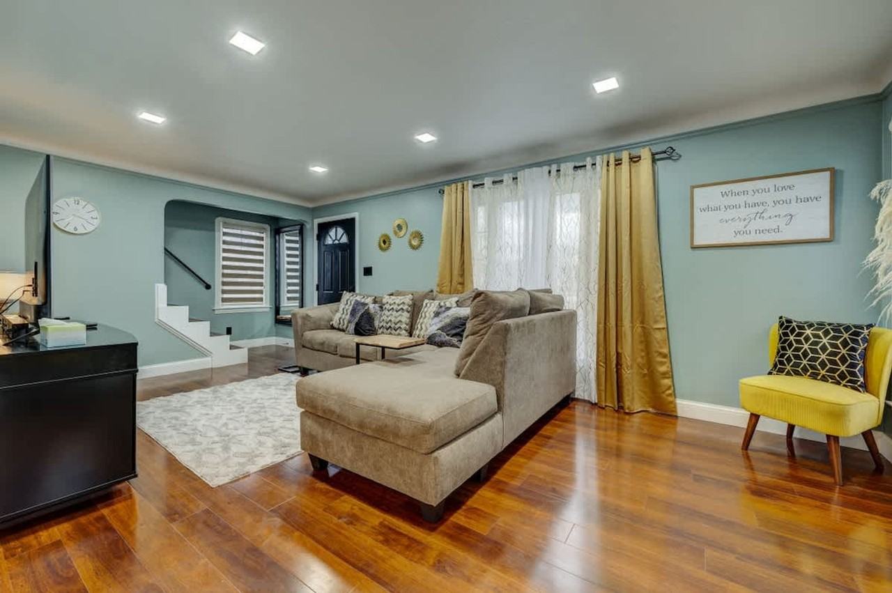 3855 Grosvenor Rd #1496039P - Photo 3 of 35