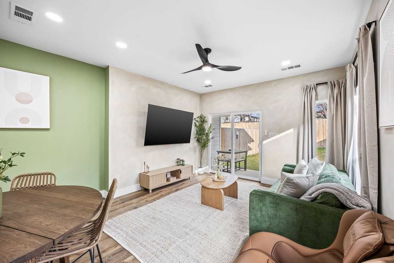 5702 Riverside Dr #1501122P - Photo 3 of 30