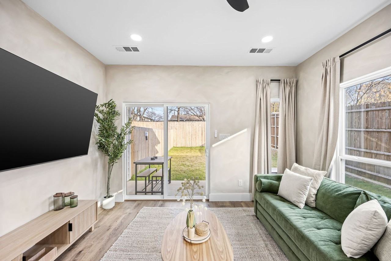 5702 Riverside Dr #1501122P - Photo 4 of 30