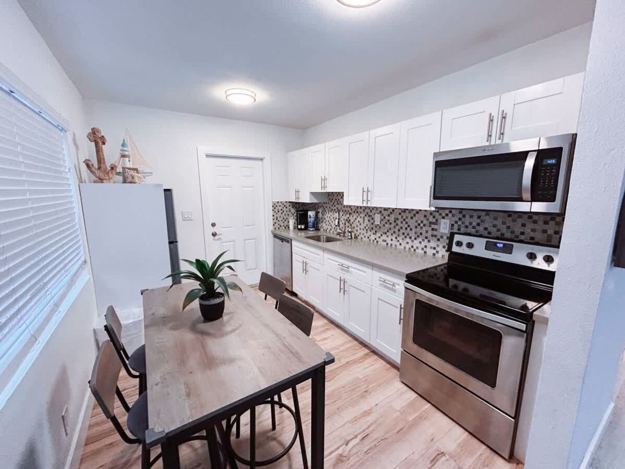 3316 Se 4th St #1503923P - Photo 3 of 17