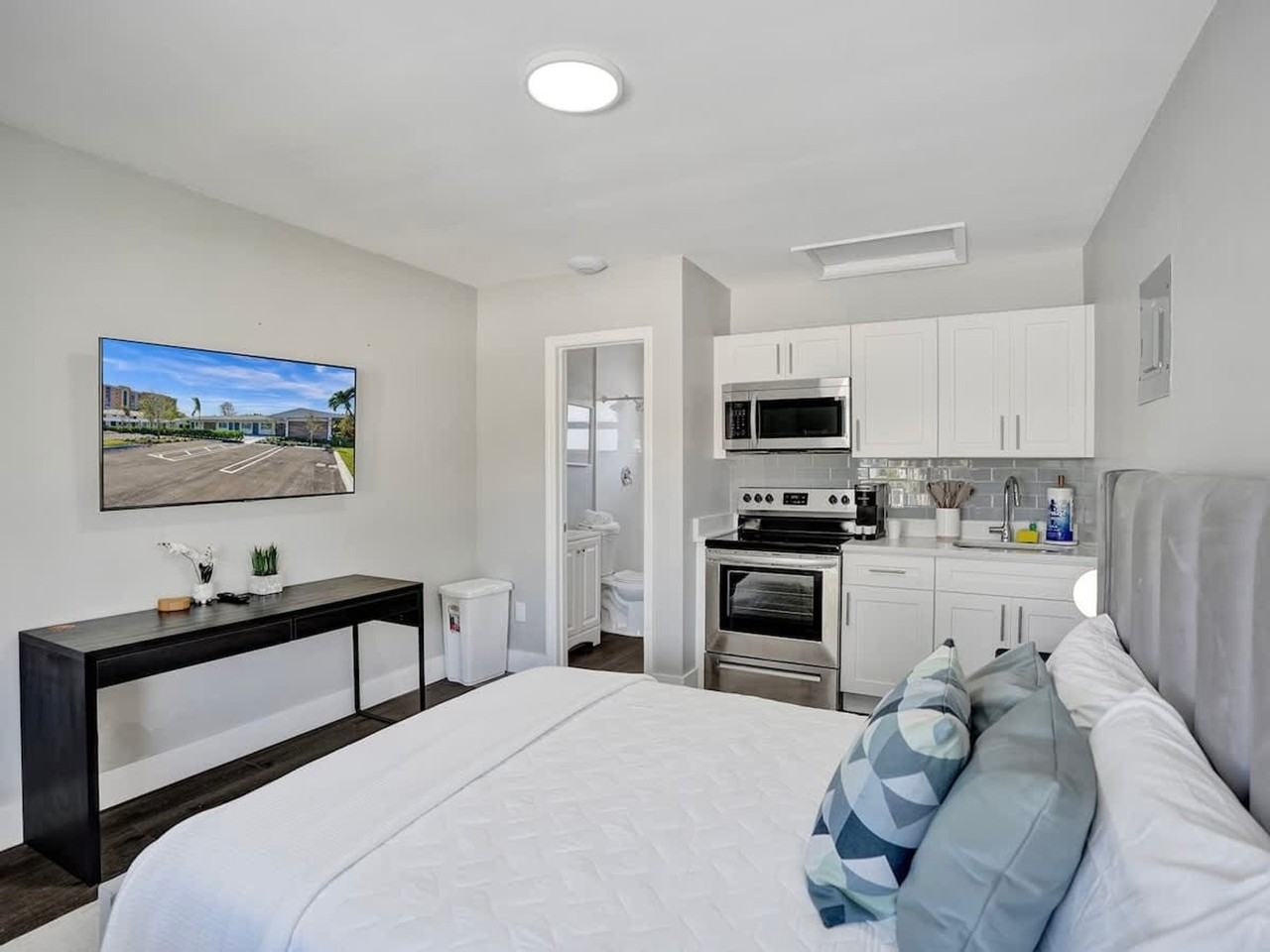 3205 Ne 9th St #1503950P - Photo 3 of 17