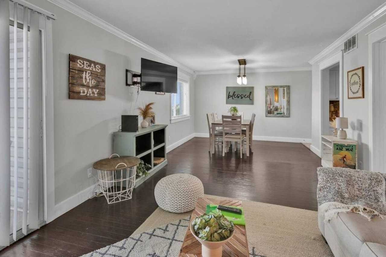 103 Old Ferry Rd #1502009P - Photo 4 of 26