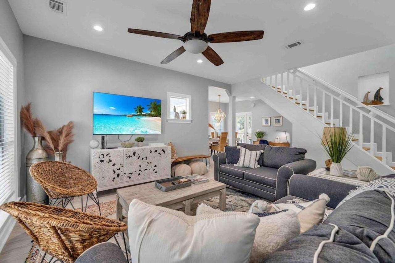 61 Sunfish St #1502025P - Photo 3 of 50