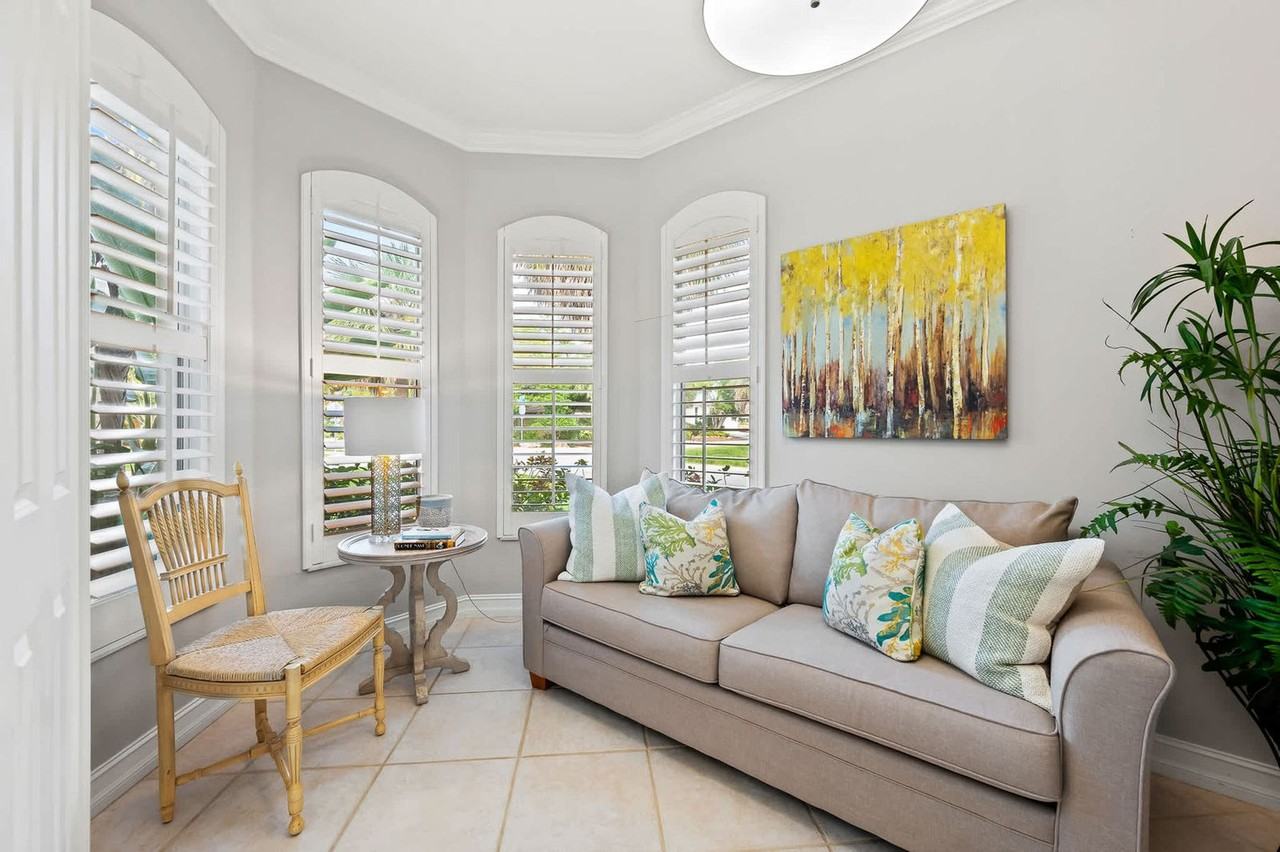 596 93rd Ave N #1504158P - Photo 4 of 31