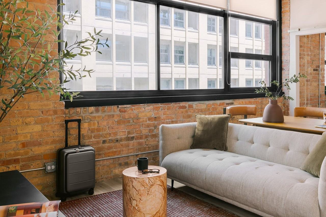 555 West Jackson Boulevard - Photo 3 of 30