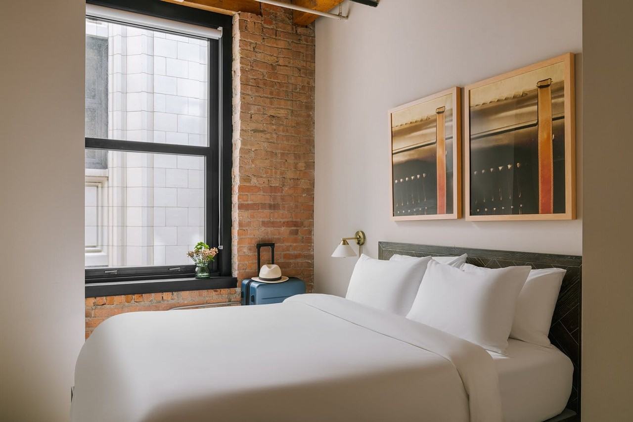 555 West Jackson Boulevard - Photo 2 of 45
