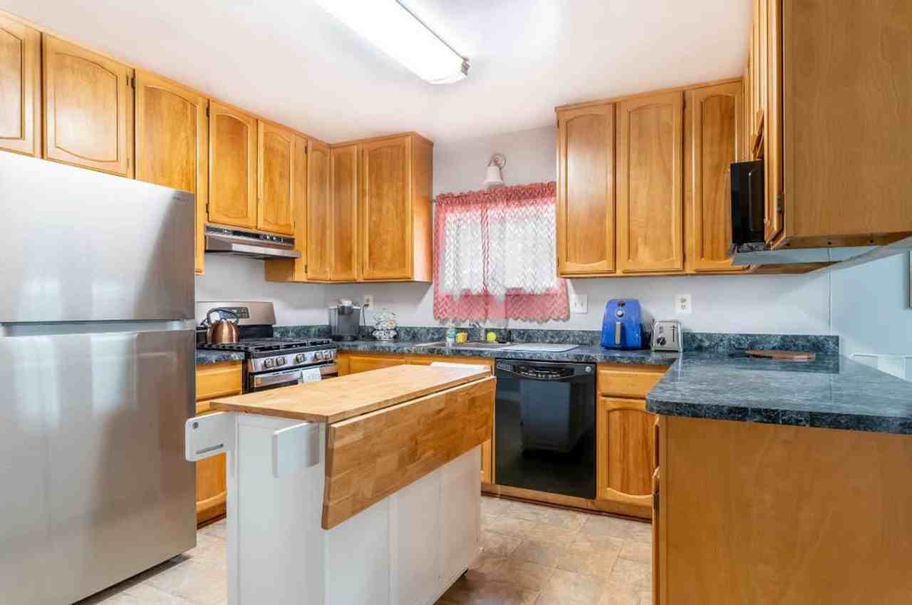 320 Adams St #1506214P - Photo 4 of 26