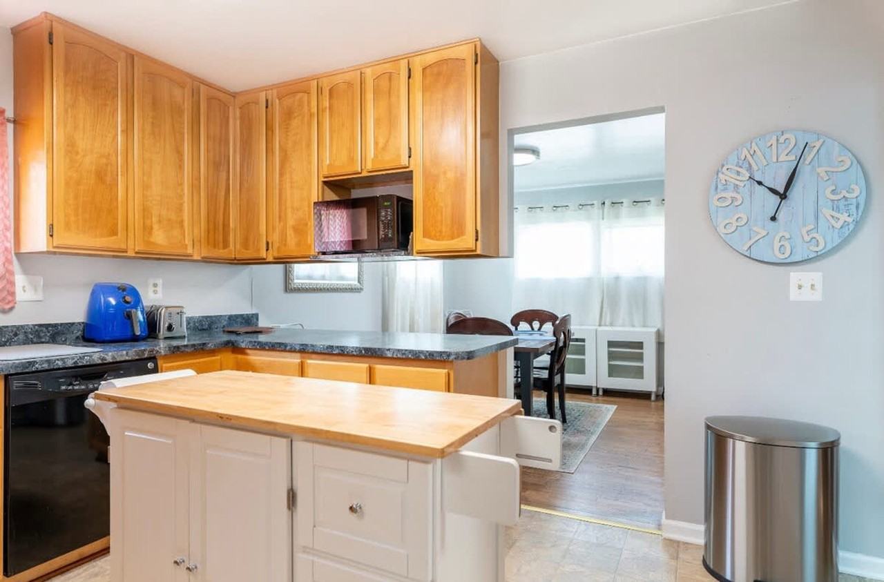 320 Adams St #1506214P - Photo 5 of 26