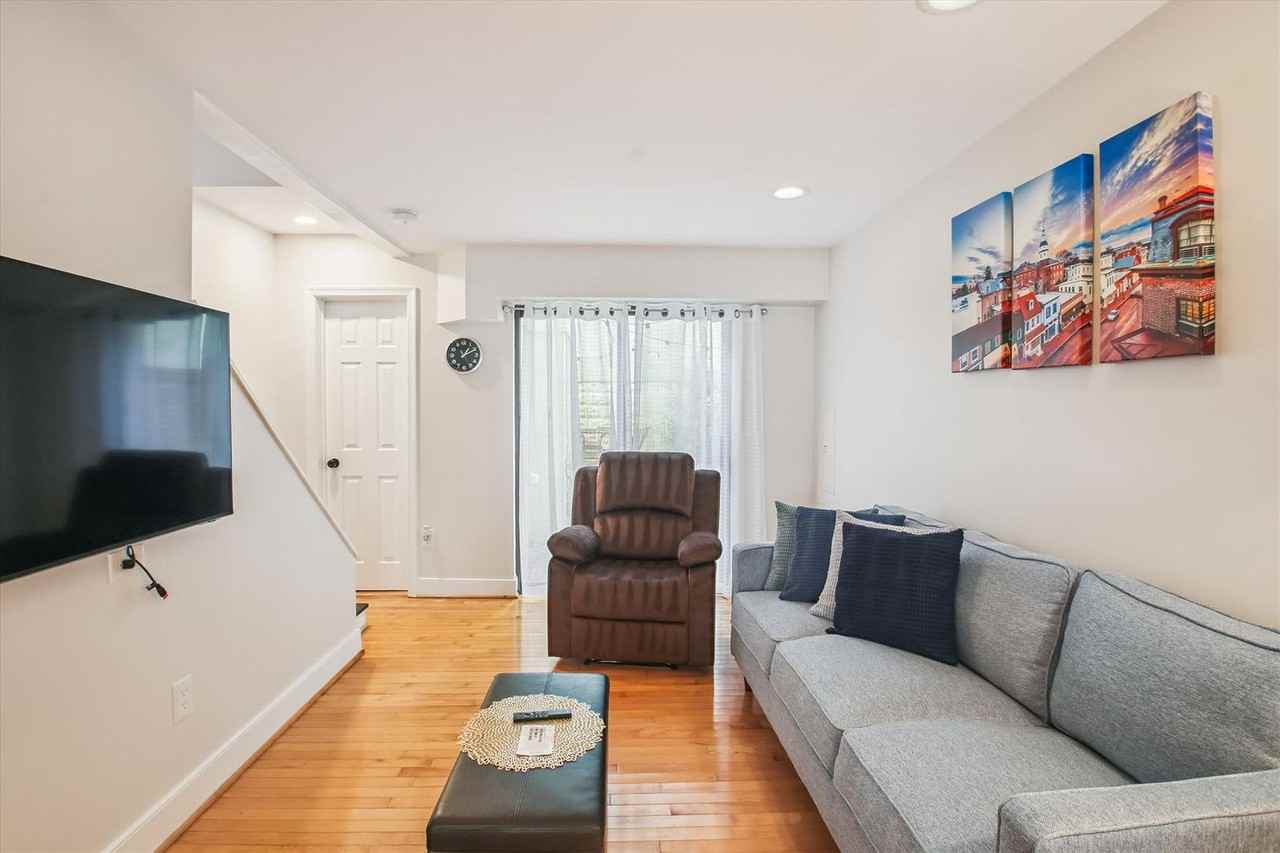 Ridout St #1506225P - Photo 3 of 33