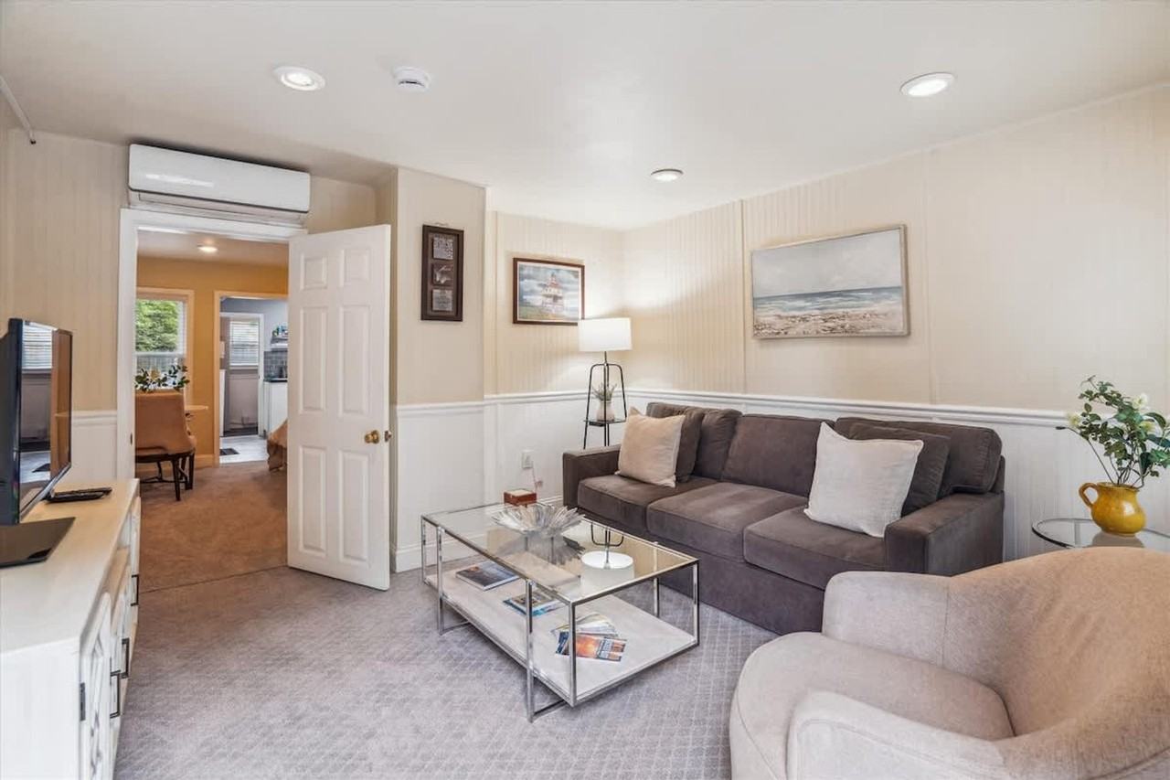 21 Dean St #1506231P - Photo 2 of 19