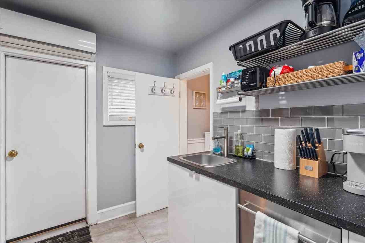 21 Dean St #1506231P - Photo 7 of 19