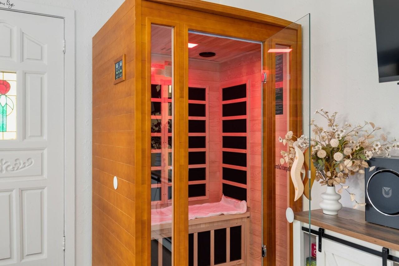 5924 18th Ave Sw #1507641P - Photo 3 of 40