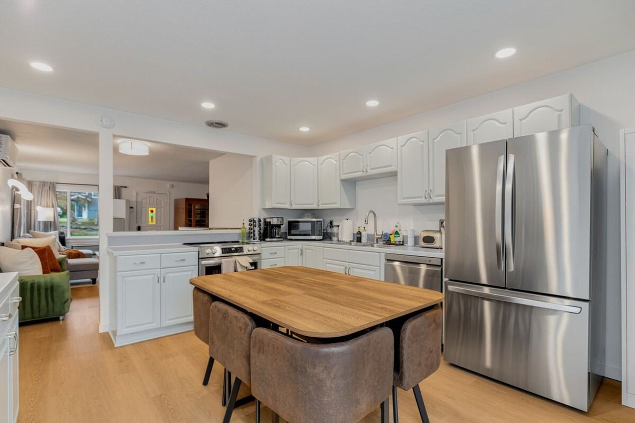 5924 18th Ave Sw #1507641P - Photo 4 of 40