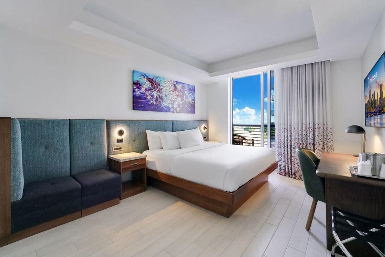 1780 Polk St #1508210P - Photo 3 of 12