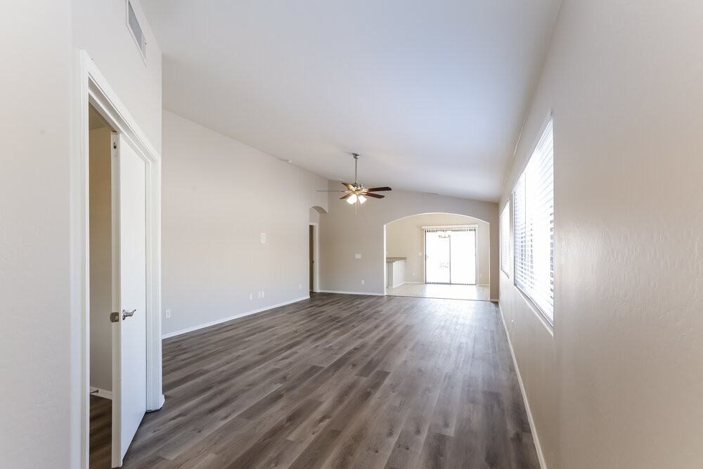 2710 S 108th Ave - Photo 5 of 16