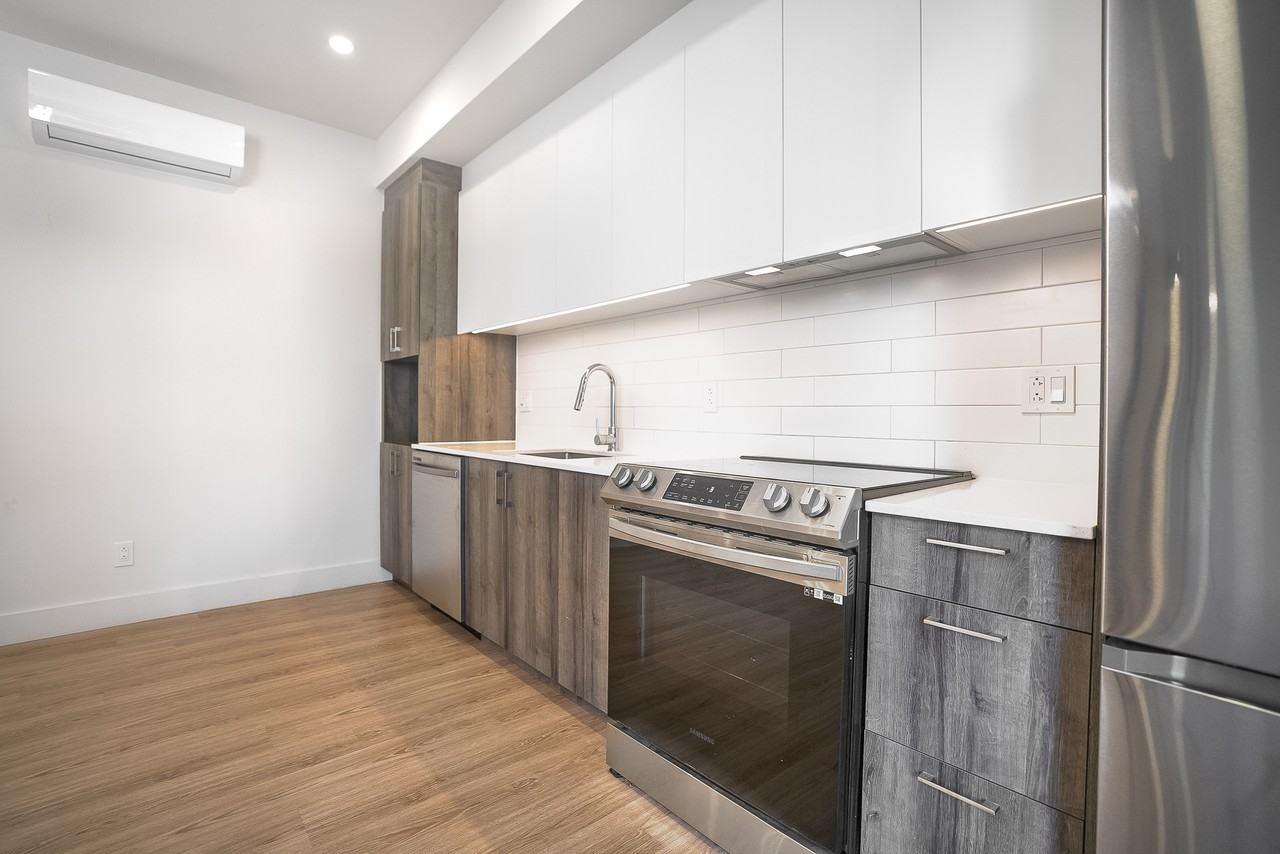 1700 Boulevard Angrignon #703 - Photo 2 of 36