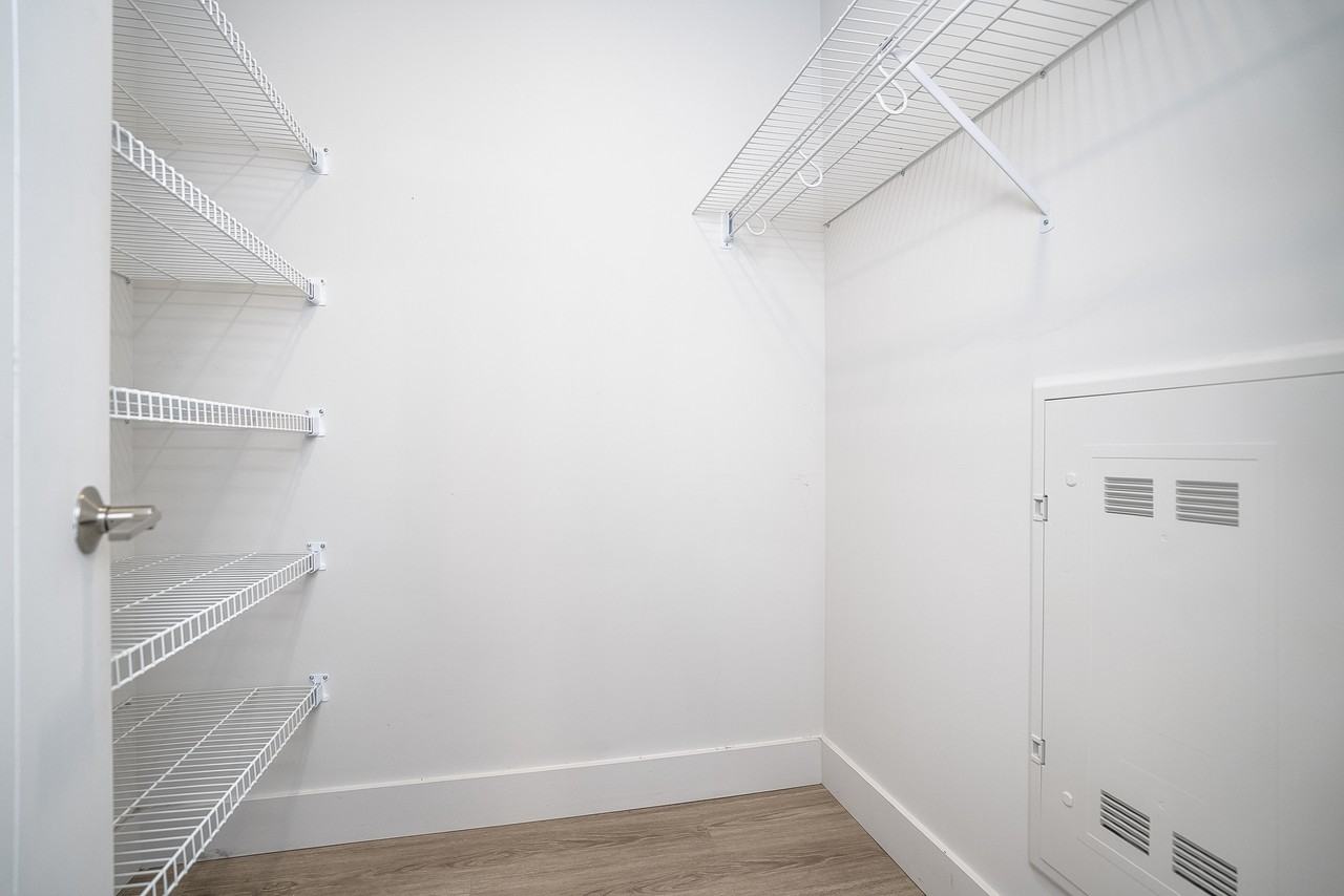 1700 Boulevard Angrignon #703 - Photo 6 of 36