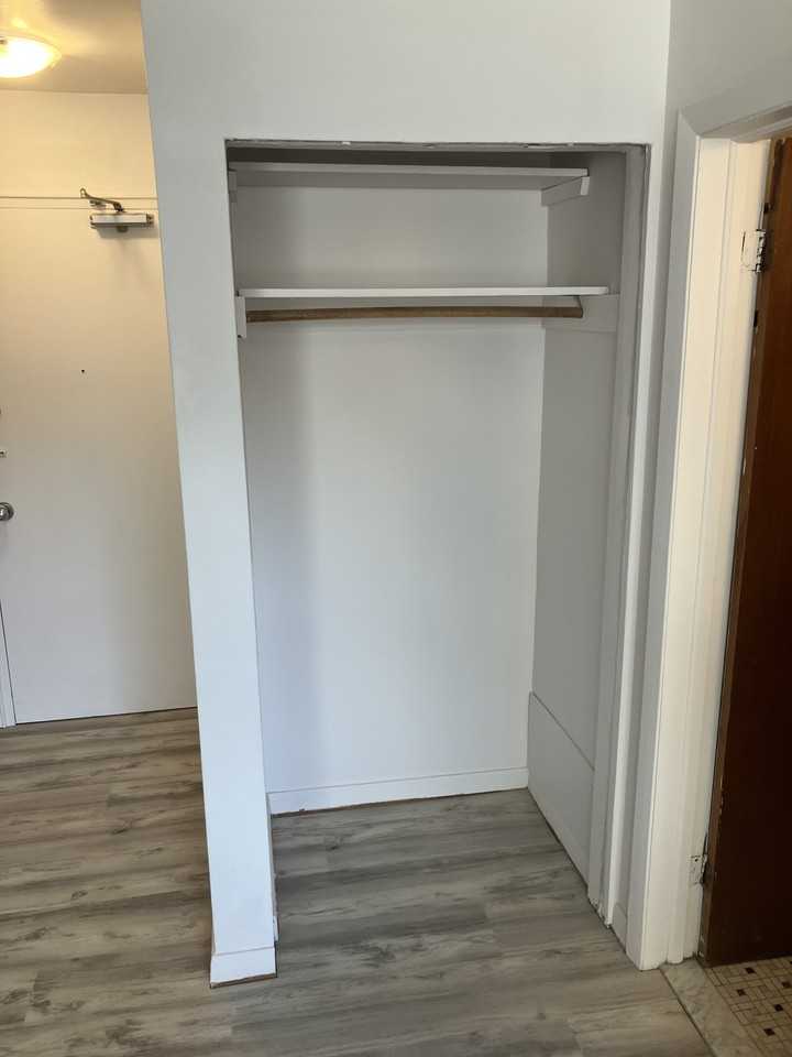 192 Somerset Street West #3 - Photo 3 of 20