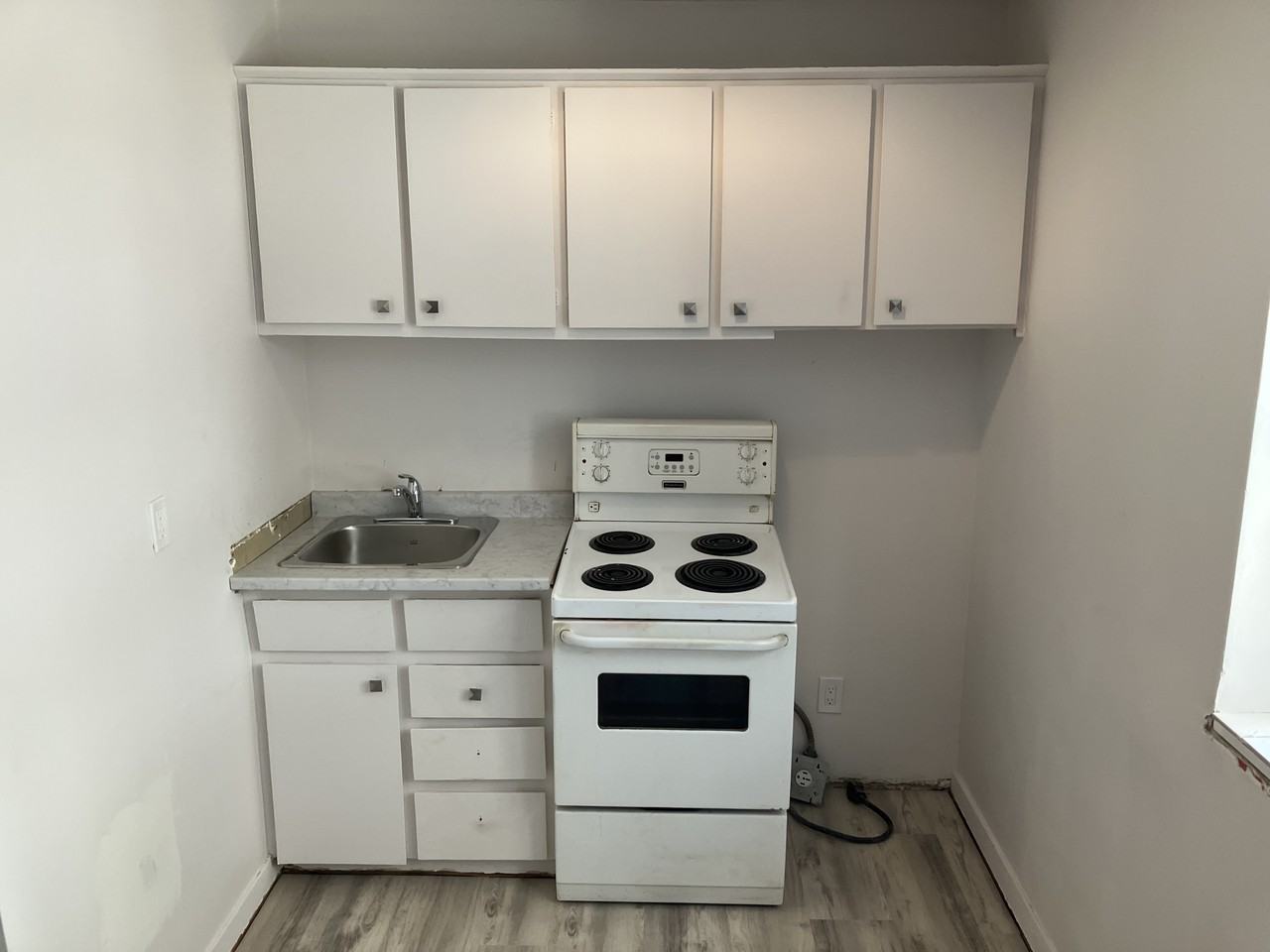 192 Somerset Street West #3 - Photo 4 of 20