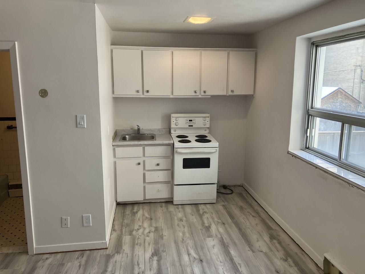 192 Somerset Street West #3 - Photo 7 of 20