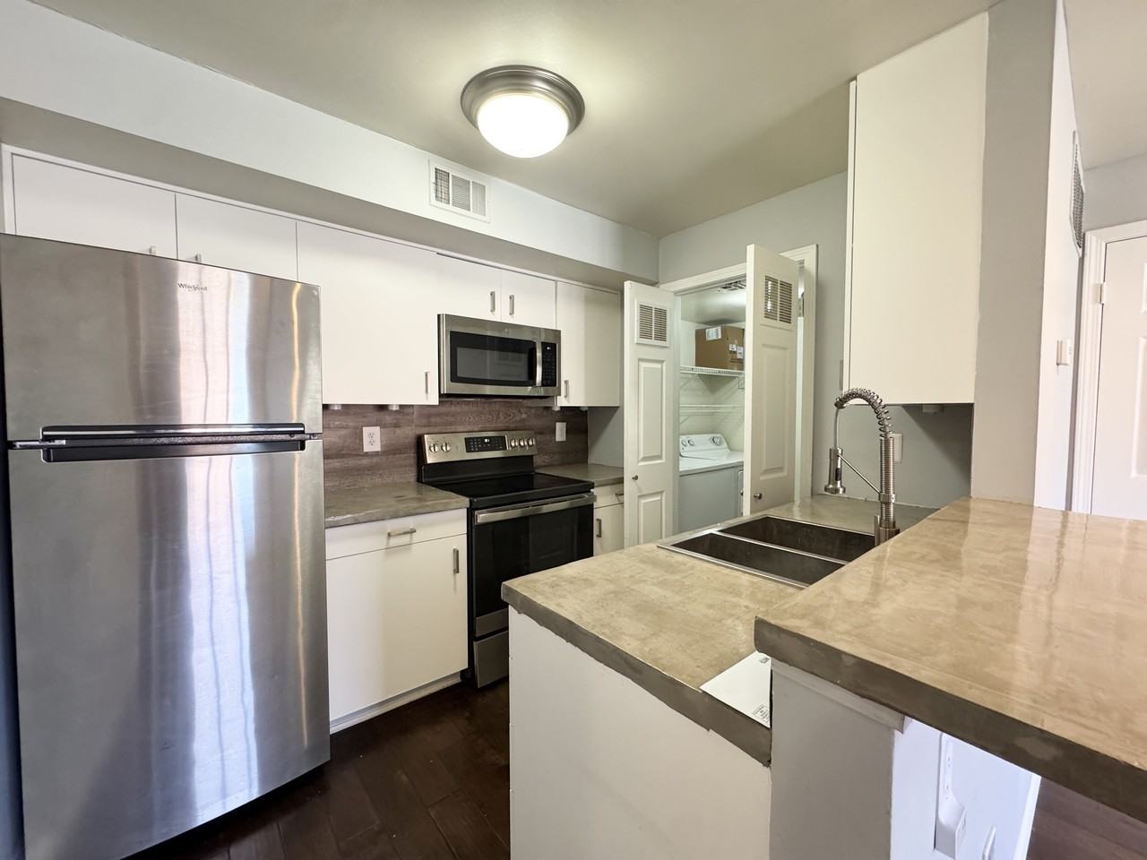 445 West 9th Street #301 - Photo 7 of 14