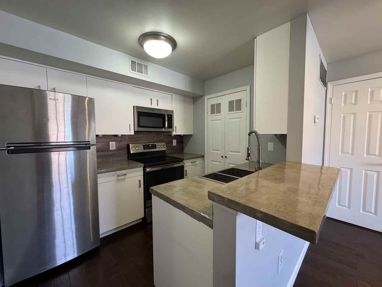 445 West 9th Street #301 - Photo 5 of 14