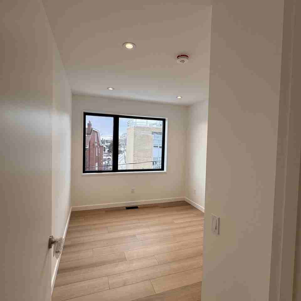 1085 Davenport Road #D - Photo 5 of 12