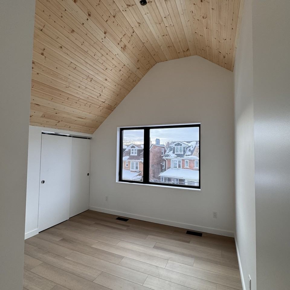 1085 Davenport Road #D - Photo 6 of 12